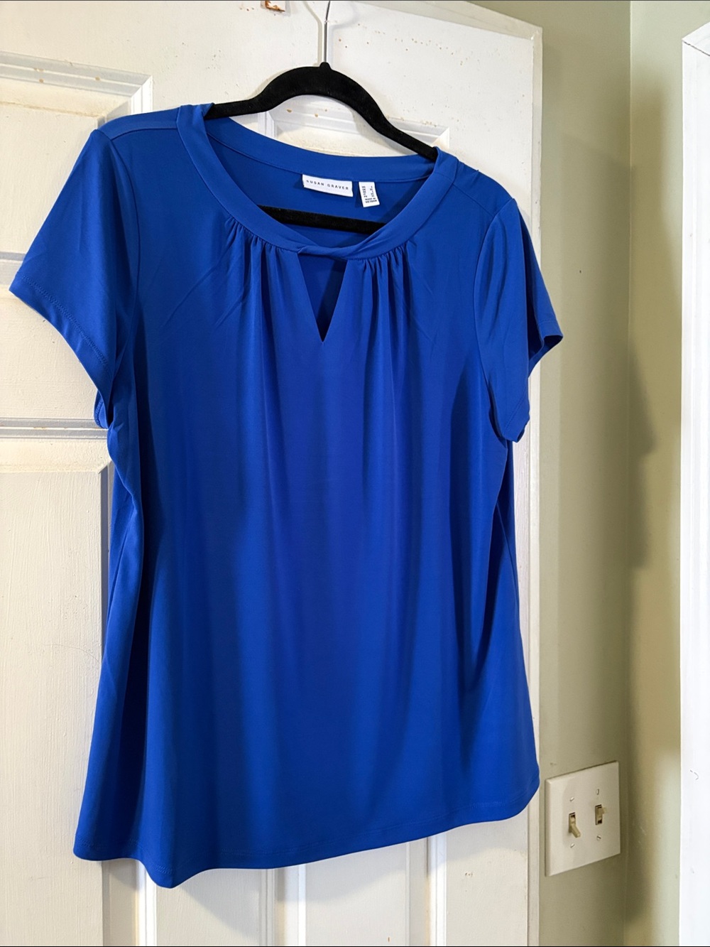 Susan Graver Royal Blue Short Sleeve Keyhole Pleated Neck Blouse. Size large.